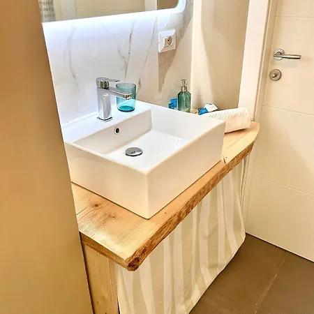 Fiera Maison ゲストハウス 3*